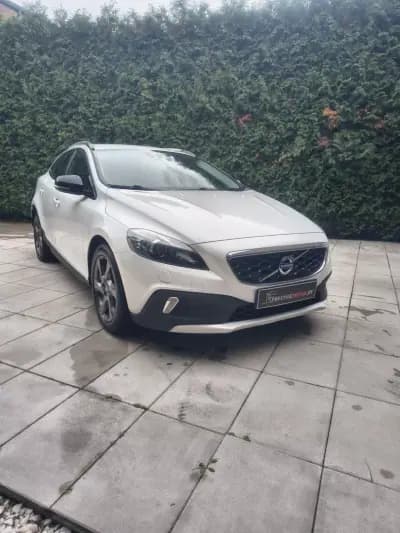Vendo Volvo V40 Cross Country 2015 - 13900 EUR, 162000 km - AUTO.MOTO.pt