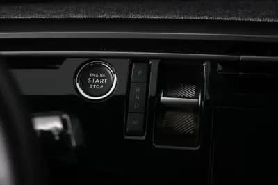 Vendo Peugeot 5008 2025 - 34450 EUR, 30000 km - AUTO.MOTO.pt