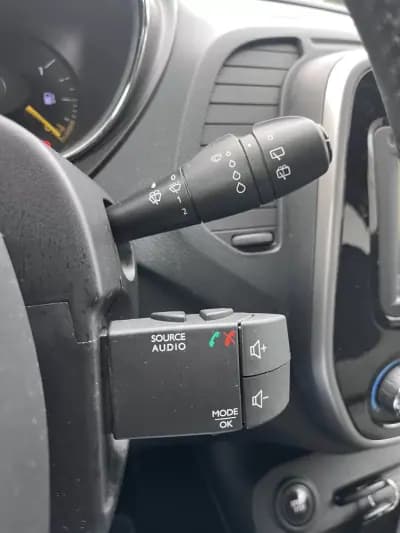 Vendo Renault Captur 2015 - 11900 EUR, 133000 km - AUTO.MOTO.pt