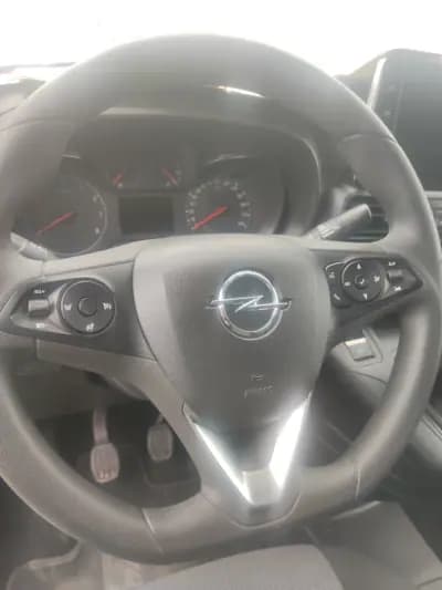 Vendo Opel Combo 2020 - 12978 EUR, 149789 km - AUTO.MOTO.pt