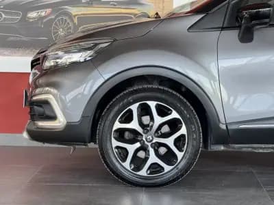 Vendo Renault Captur 2017 - 15990 EUR, 80345 km - AUTO.MOTO.pt