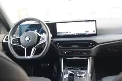 Vendo BMW 330 2025 - 54980 EUR, 18652 km - AUTO.MOTO.pt