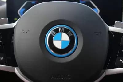 Vendo BMW 330 2025 - 54980 EUR, 18652 km - AUTO.MOTO.pt