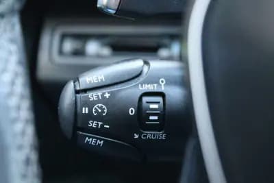 Vendo Peugeot 3008 2018 - 16500 EUR, 205000 km - AUTO.MOTO.pt