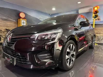 Vendo Renault Clio 2023 - 15500 EUR, 136000 km - AUTO.MOTO.pt