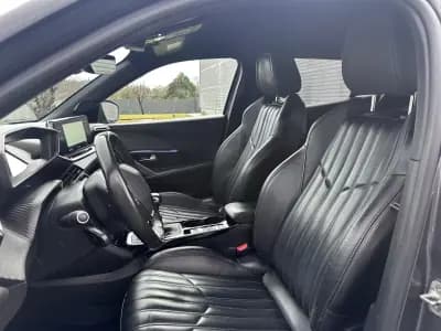 Vendo Peugeot 2008 2021 - 17900 EUR, 95000 km - AUTO.MOTO.pt