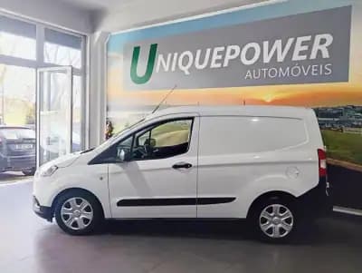 Sell Ford Transit Courier 2020 - 10990 EUR, 129167 km - AUTO.MOTO.pt