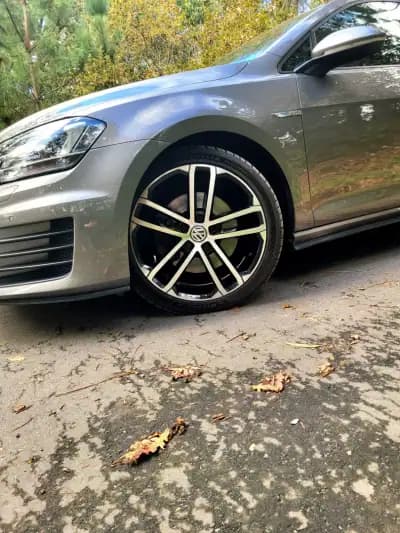 Vendo Volkswagen Golf 2015 - 16990 EUR, 218000 km - AUTO.MOTO.pt