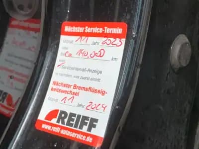 Vendo Renault Clio Sport Tourer 2019 - 13999 EUR, 127245 km - AUTO.MOTO.pt