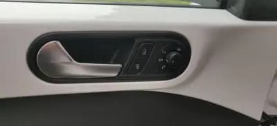 Vendo Volkswagen New Beetle 2011 - 18490 EUR, 163800 km - AUTO.MOTO.pt