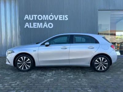 Sell Mercedes-Benz A 250e 2021 - 26950 EUR, 74456 km - AUTO.MOTO.pt