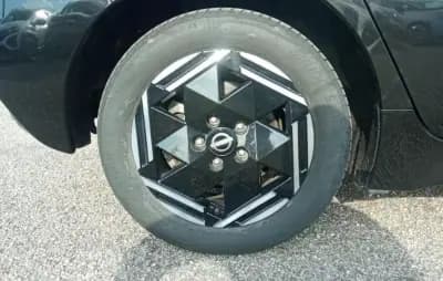 Vendo Nissan Leaf 2022 - 15000 EUR, 34000 km - AUTO.MOTO.pt