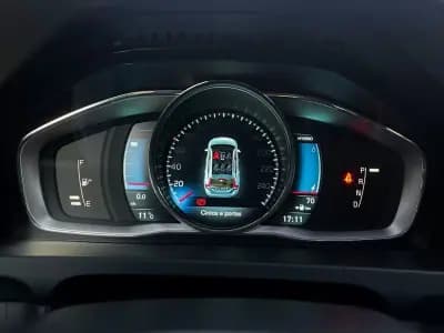 Vendo Volvo V60 2013 - 8990 EUR, 294390 km - AUTO.MOTO.pt