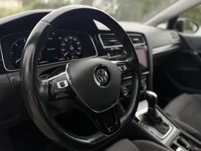 Vendo Volkswagen Golf 2018 - 17999 EUR, 200000 km - AUTO.MOTO.pt