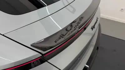 Vendo Porsche Taycan 2020 - 72000 EUR, 96306 km - AUTO.MOTO.pt