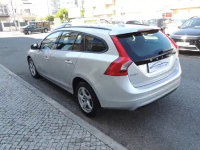 Vendo Volvo V60 2015 - 14950 EUR, 200200 km - AUTO.MOTO.pt