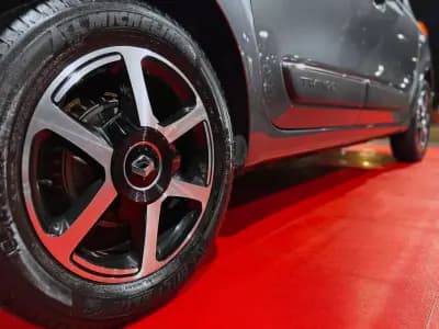 Vendo Renault Twingo 2019 - 12490 EUR, 58595 km - AUTO.MOTO.pt