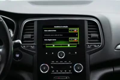 Vendo Renault Mégane Sport Tourer 2017 - 14950 EUR, 84000 km - AUTO.MOTO.pt