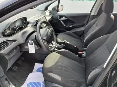 Sell Peugeot 208 2015 - 7450 EUR, 100037 km - AUTO.MOTO.pt