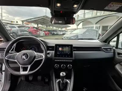 Sell Renault Clio 2021 - 17000 EUR, 58800 km - AUTO.MOTO.pt