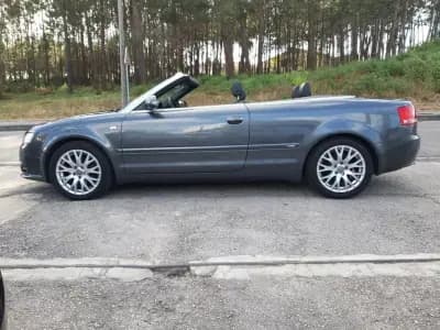Vendo Audi A4 Cabrio 2014 - 10900 EUR, 193145 km - AUTO.MOTO.pt