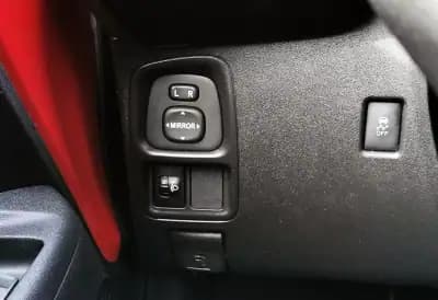 Sell Peugeot 108 2017 - 9600 EUR, 46200 km - AUTO.MOTO.pt