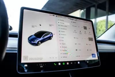 Vendo Tesla Model 3 2020 - 29750 EUR, 73831 km - AUTO.MOTO.pt