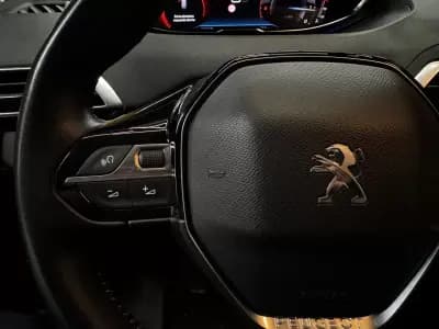 Vendo Peugeot 3008 2021 - 19990 EUR, 107500 km - AUTO.MOTO.pt