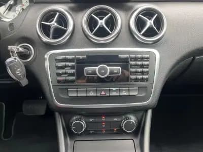 Vendo Mercedes-Benz A 180 2014 - 14900 EUR, 166678 km - AUTO.MOTO.pt
