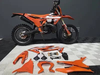 Vendo mota KTM SX 300 2023 - 10500 EUR, 77 km - AUTO.MOTO.pt