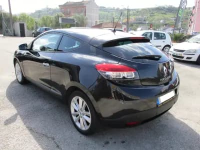 Vendo Renault Mégane Coupe 2010 - 6500 EUR, 219000 km - AUTO.MOTO.pt