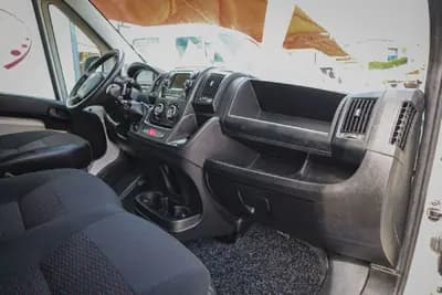 Sell Peugeot Boxer 335 L3H2 BLUEHDI 130 PREMIUM 2019 - 18700 EUR, 208000 km - AUTO.MOTO.pt