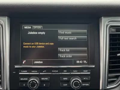 Sell Porsche Macan 2014 - 34900 EUR, 215608 km - AUTO.MOTO.pt