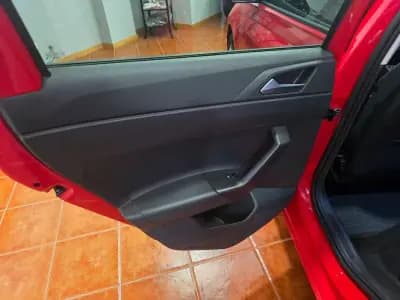 Vendo Volkswagen Polo 2018 - 16480 EUR, 138507 km - AUTO.MOTO.pt