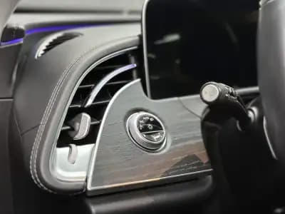 Vendo Mercedes-Benz E 300 2024 - 61500 EUR, 63000 km - AUTO.MOTO.pt