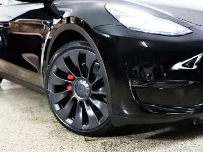 Vendo Tesla Model Y 2022 - 41900 EUR, 27000 km - AUTO.MOTO.pt