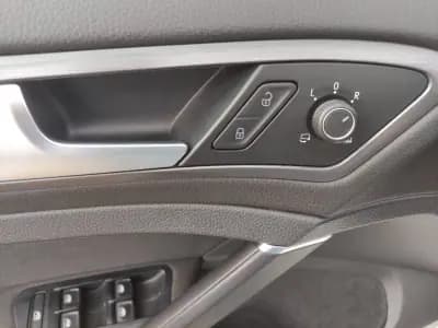 Sell Volkswagen e-Golf 2019 - 15900 EUR, 81000 km - AUTO.MOTO.pt