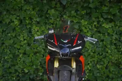 Sell Aprilia Tuono 125 Base 2016 - 9750 EUR, 12400 km - AUTO.MOTO.pt