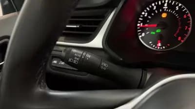 Vendo Renault Captur 2022 - 16490 EUR, 100230 km - AUTO.MOTO.pt