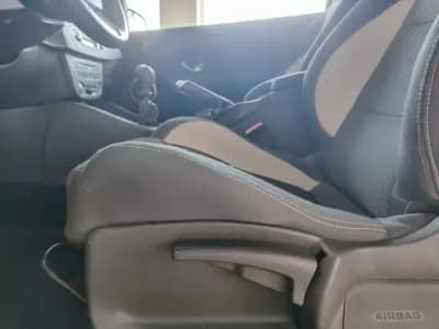 Vendo Renault Mégane Coupe 2010 - 18950 EUR, 157000 km - AUTO.MOTO.pt