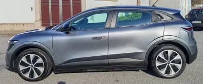 Vendo Renault Mégane E-Tech 2022 - 22490 EUR, 56941 km - AUTO.MOTO.pt