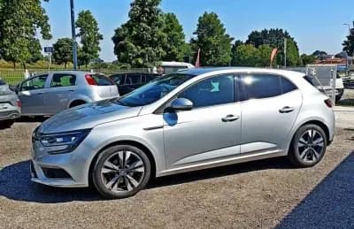Vendo Renault Mégane 2020 - 18990 EUR, 82646 km - AUTO.MOTO.pt
