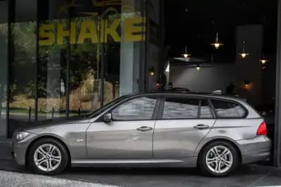 Sell BMW 318 2009 - 8990 EUR, 251602 km - AUTO.MOTO.pt