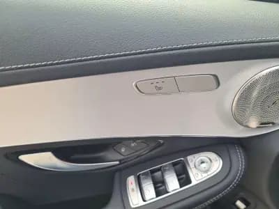 Vendo Mercedes-Benz GLC 300 2021 - 45790 EUR, 94629 km - AUTO.MOTO.pt