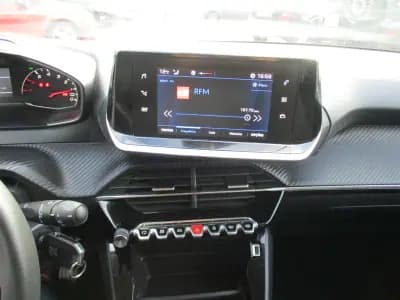 Vendo Peugeot 208 2022 - 15490 EUR, 52152 km - AUTO.MOTO.pt