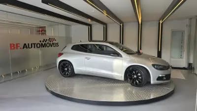 Vendo Volkswagen Scirocco 2010 - 10900 EUR, 289436 km - AUTO.MOTO.pt