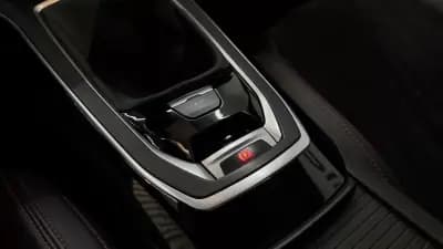 Vendo Peugeot 308 SW 2017 - 13990 EUR, 170902 km - AUTO.MOTO.pt