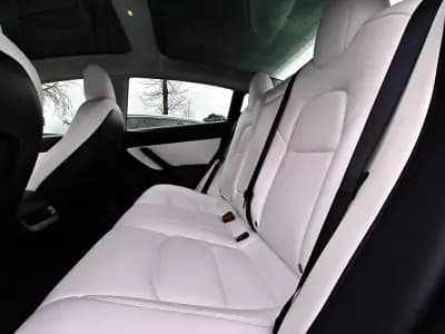 Vendo Tesla Model 3 2020 - 30400 EUR, 105371 km - AUTO.MOTO.pt