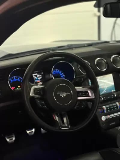 Vendo Ford Mustang 2017 - 34900 EUR, 198000 km - AUTO.MOTO.pt