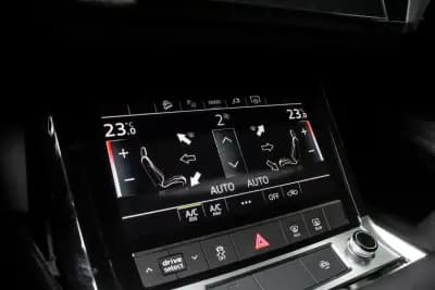 Vendo Audi Q8 e-Tron Sportback 2023 - 52900 EUR, 34353 km - AUTO.MOTO.pt